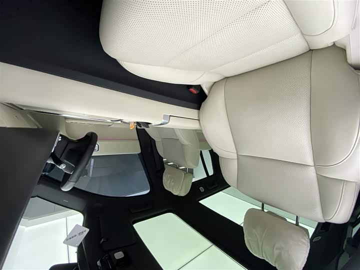 Фото 10 - LiXiang L7