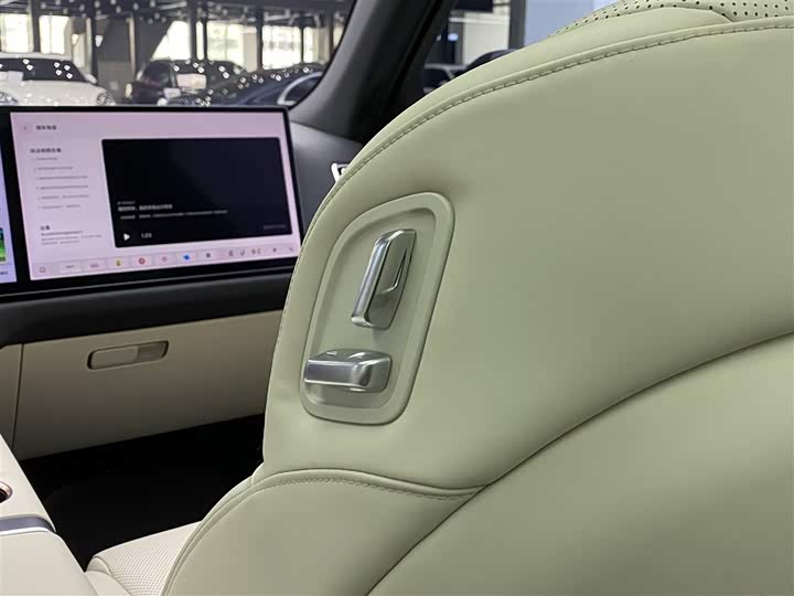 Фото 28 - LiXiang L7