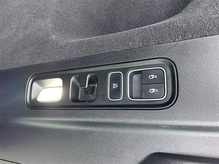 Фото 31 - LiXiang L7