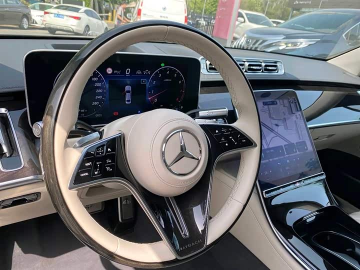 Фото 10 - Mercedes-Benz Maybach S-Class