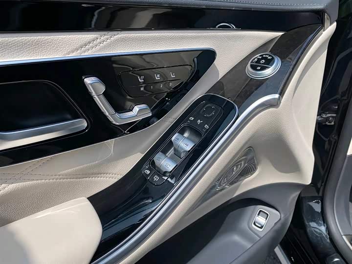 Фото 8 - Mercedes-Benz Maybach S-Class