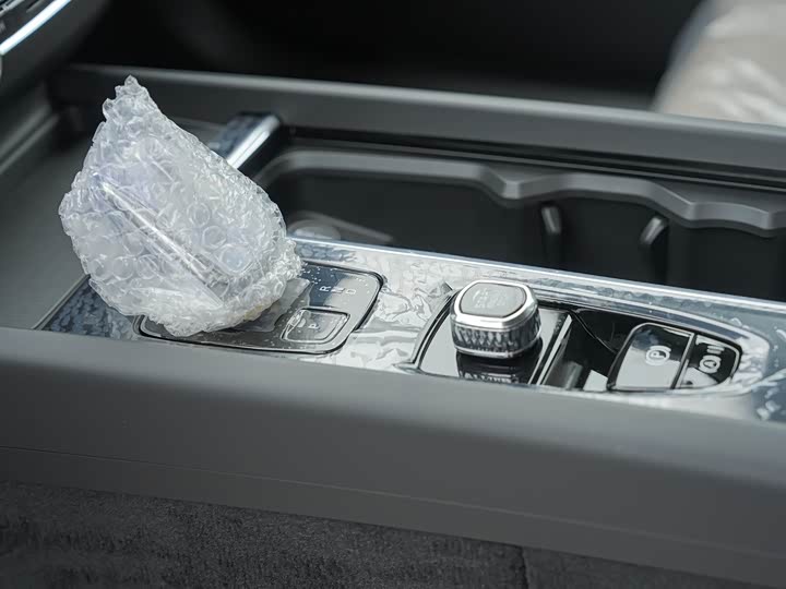 Фото 10 - Volvo XC60