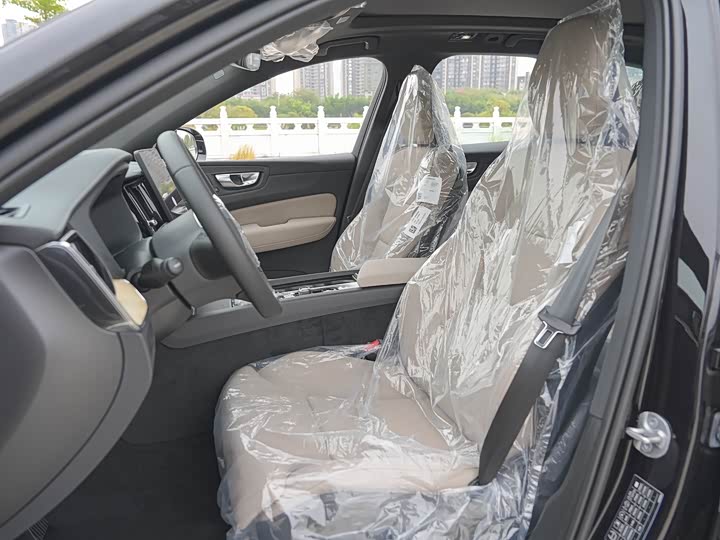 Фото 17 - Volvo XC60