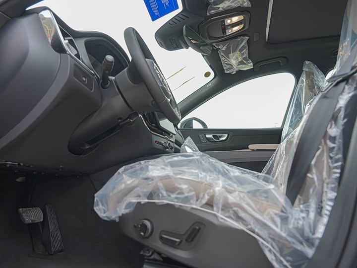 Фото 18 - Volvo XC60