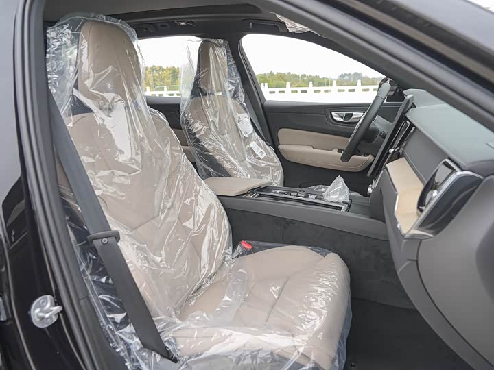 Фото 20 - Volvo XC60