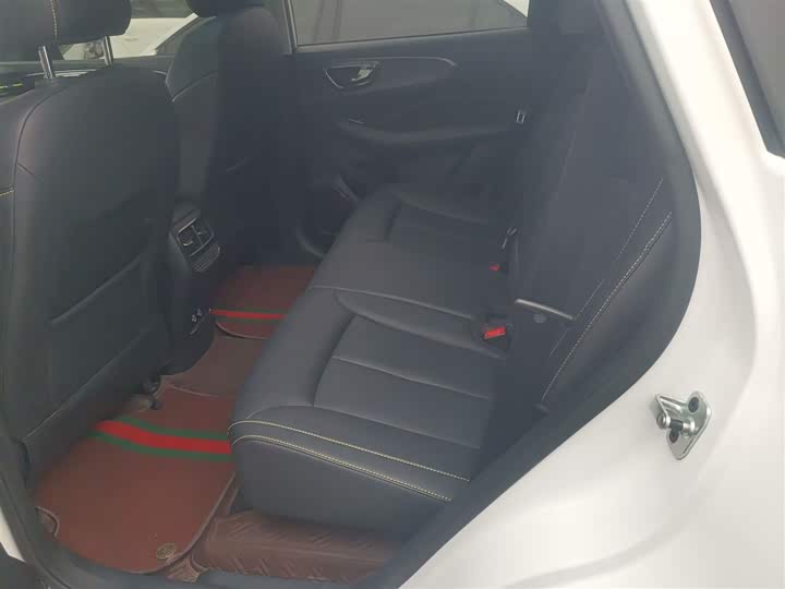 Фото 17 - Roewe RX5 Hybrid