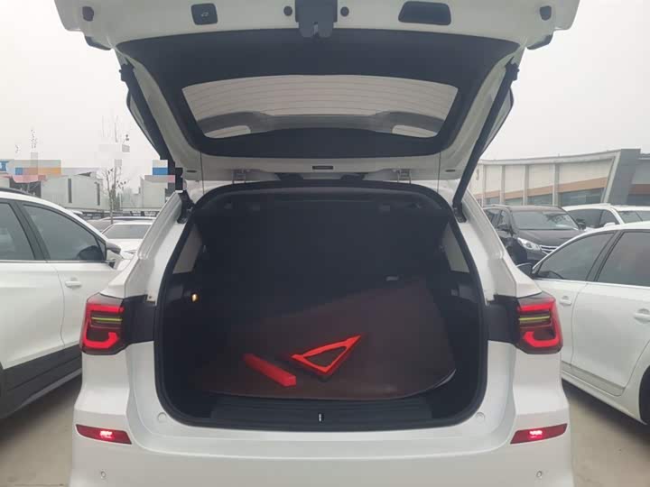 Фото 19 - Roewe RX5 Hybrid