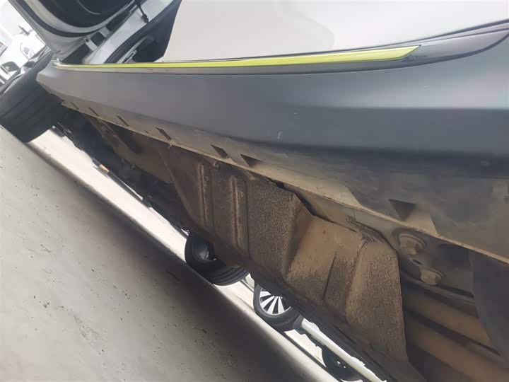 Фото 22 - Roewe RX5 Hybrid