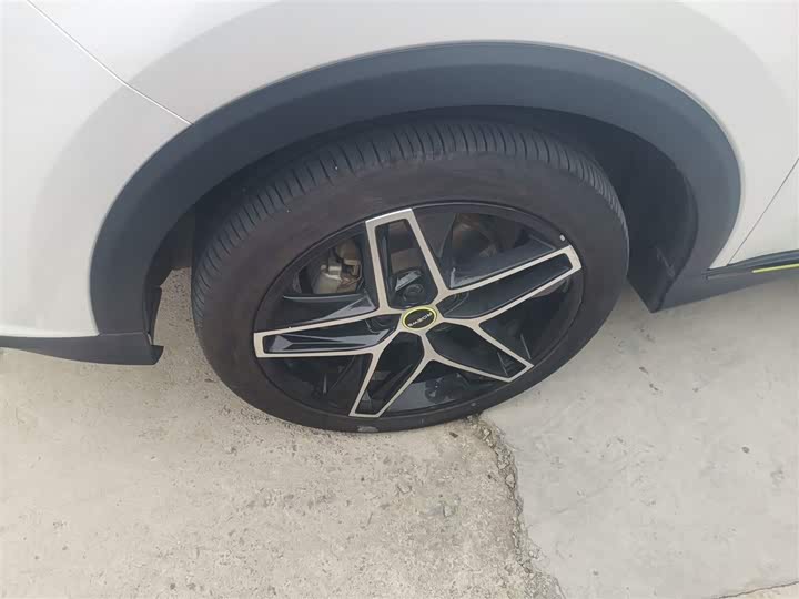 Фото 23 - Roewe RX5 Hybrid