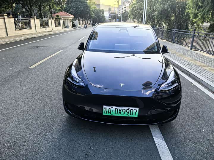 Фото 3 - Tesla Model Y