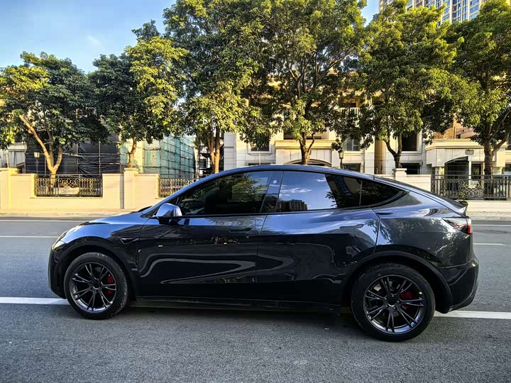 Фото 9 - Tesla Model Y