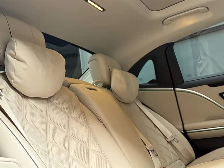 Фото 10 - Mercedes-Benz Maybach S-Class