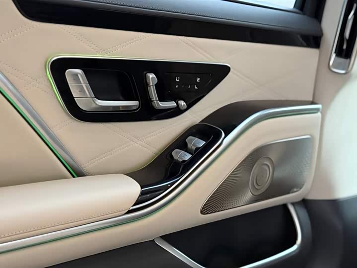 Фото 11 - Mercedes-Benz Maybach S-Class