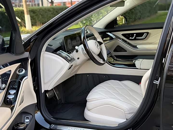 Фото 4 - Mercedes-Benz Maybach S-Class