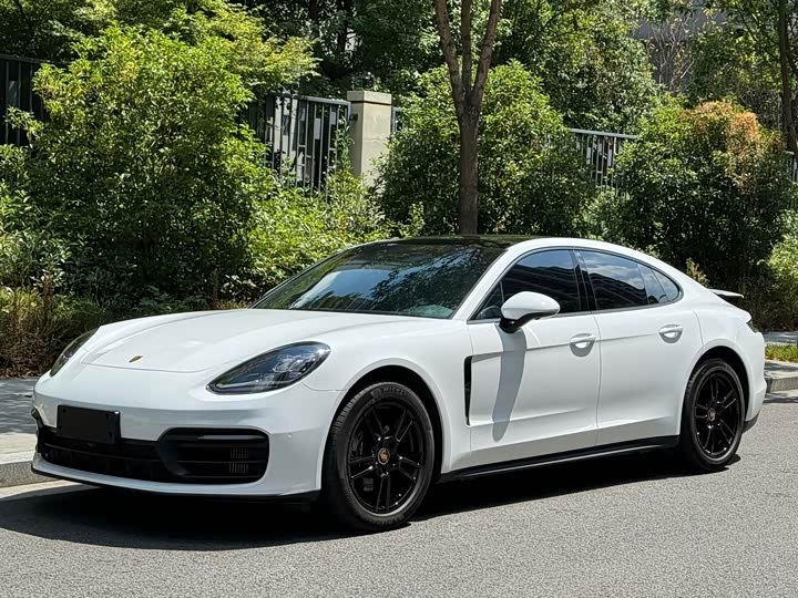 Фото 1 - Porsche Panamera