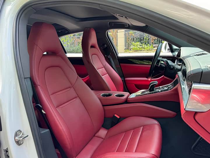 Фото 10 - Porsche Panamera