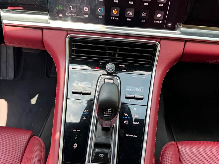 Фото 14 - Porsche Panamera