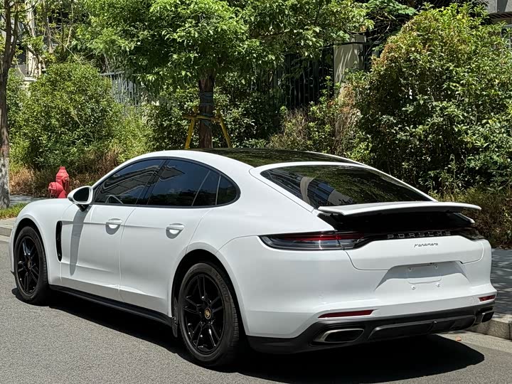 Фото 4 - Porsche Panamera