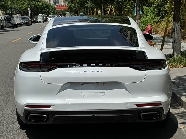 Фото 5 - Porsche Panamera