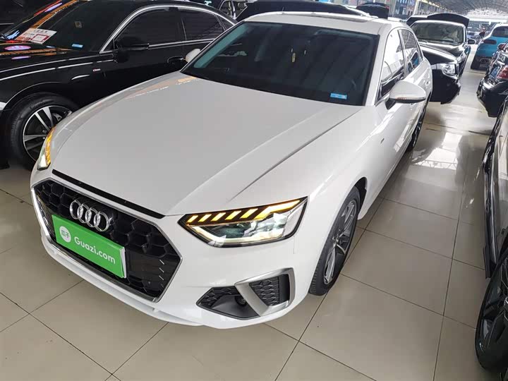 Фото 2 - Audi A4L