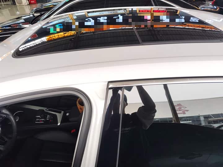 Фото 27 - Audi A4L