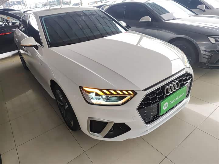 Фото 4 - Audi A4L