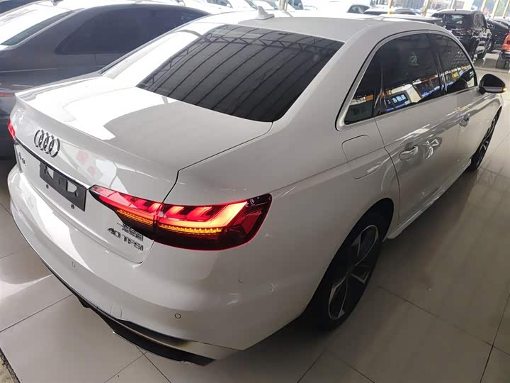 Фото 7 - Audi A4L