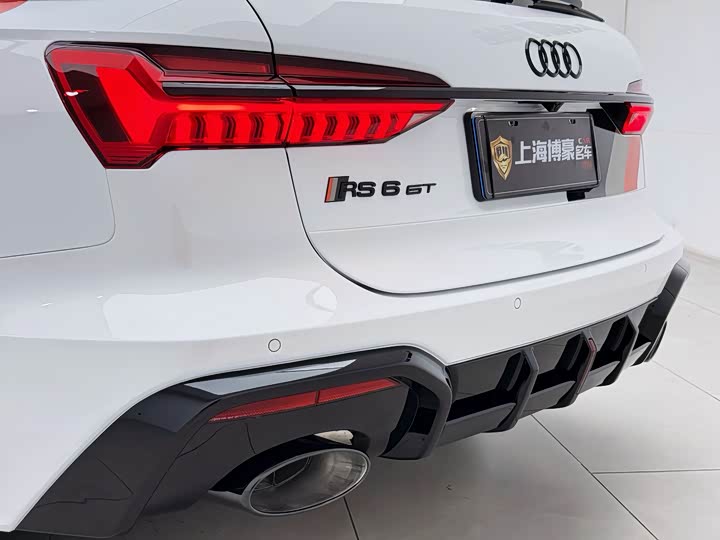 Фото 24 - Audi RS 6