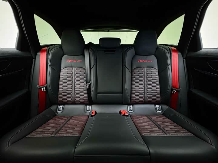 Фото 25 - Audi RS 6