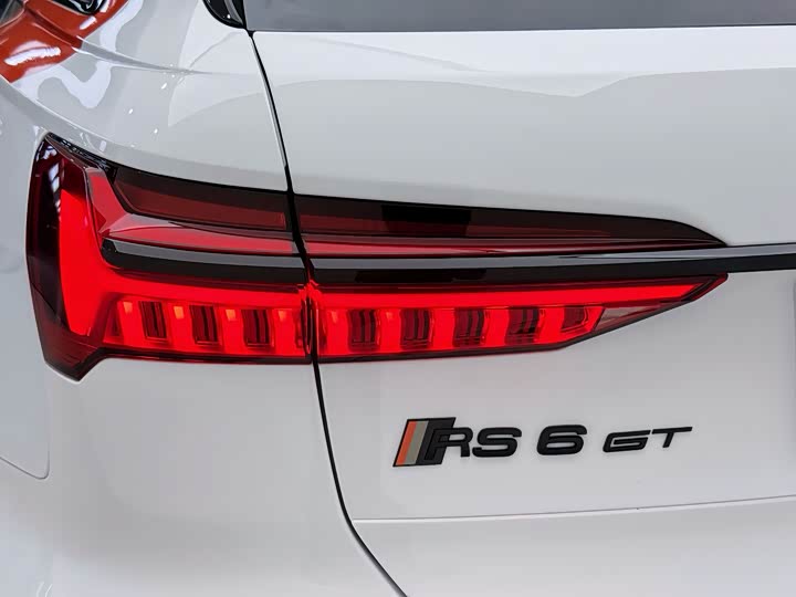 Фото 29 - Audi RS 6