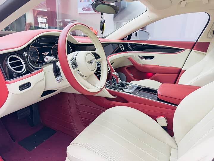 Фото 10 - Bentley Flying Spur