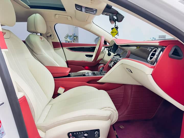 Фото 13 - Bentley Flying Spur