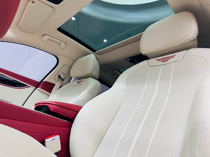 Фото 14 - Bentley Flying Spur