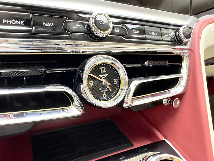 Фото 19 - Bentley Flying Spur