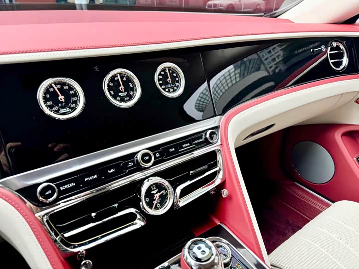 Фото 20 - Bentley Flying Spur