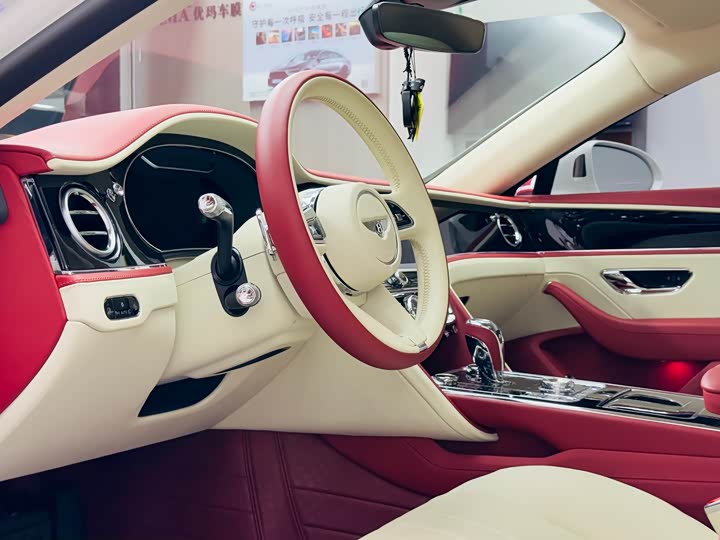 Фото 8 - Bentley Flying Spur