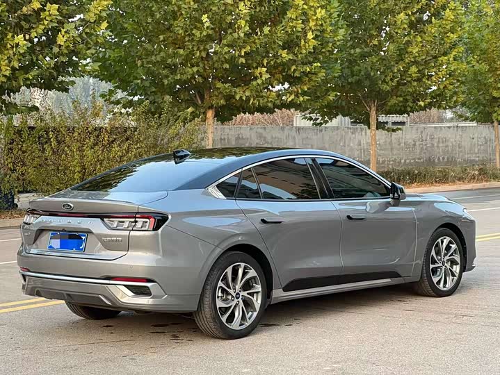 Фото 4 - Ford Mondeo