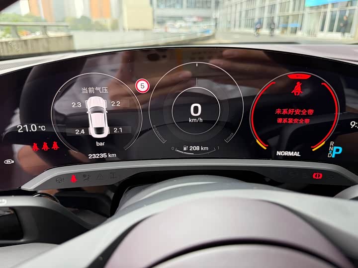 Фото 21 - Porsche Taycan