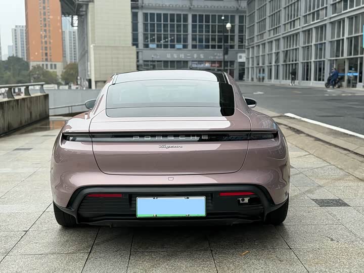 Фото 6 - Porsche Taycan