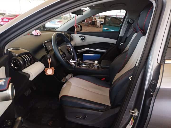 Фото 15 - BYD Yuan Plus