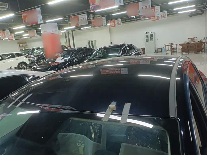 Фото 26 - Hongqi E-QM5