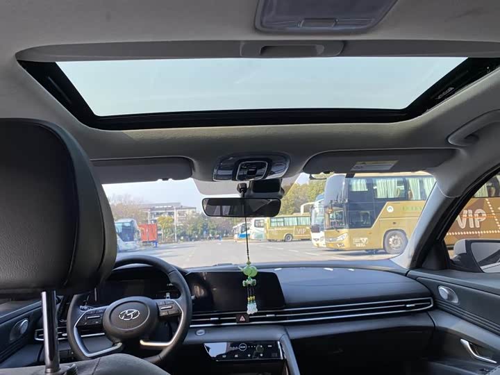 Фото 12 - Hyundai Elantra N line