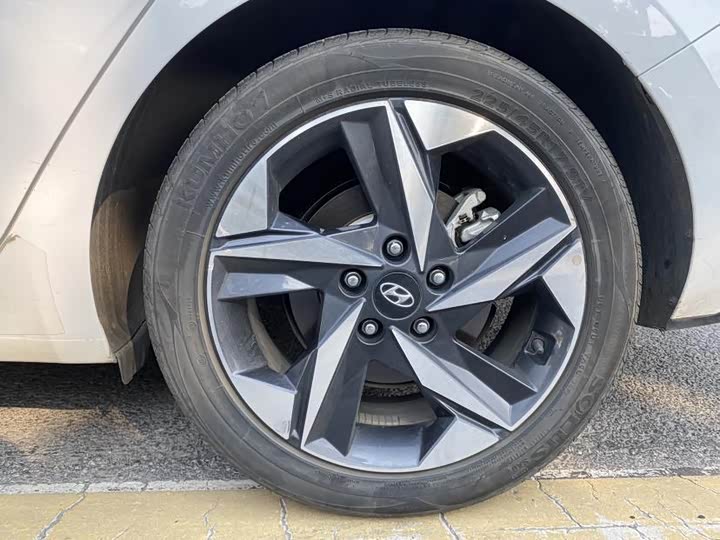 Фото 13 - Hyundai Elantra N line