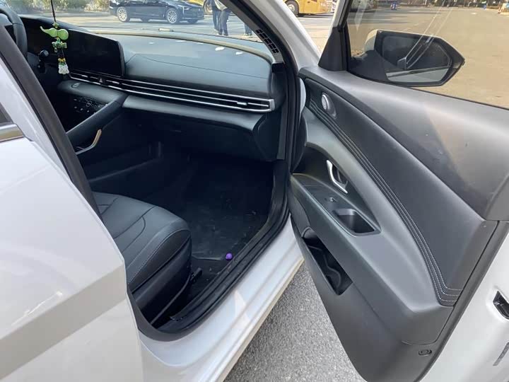 Фото 14 - Hyundai Elantra N line