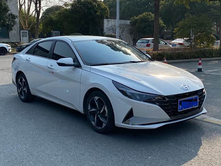 Фото 3 - Hyundai Elantra N line