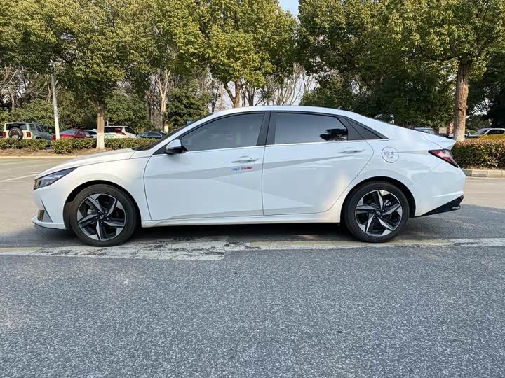 Фото 4 - Hyundai Elantra N line