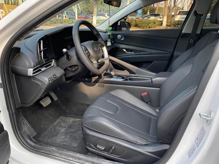 Фото 8 - Hyundai Elantra N line