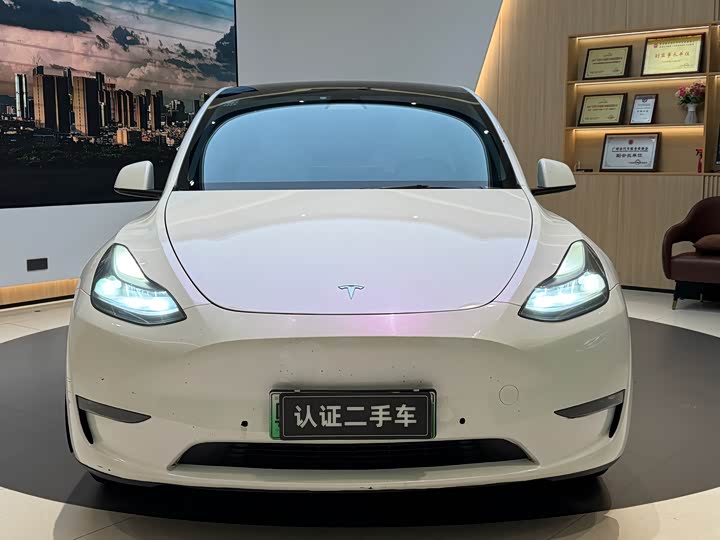 Фото 3 - Tesla Model Y