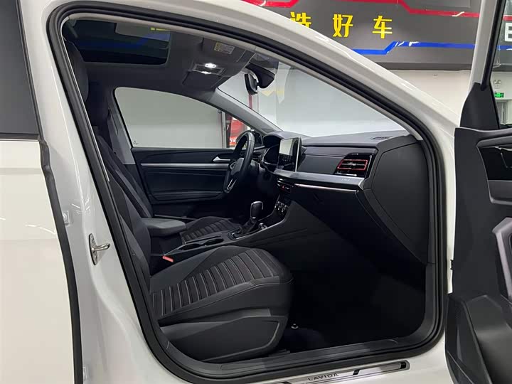 Фото 16 - Volkswagen Lavida