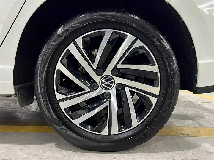 Фото 17 - Volkswagen Lavida